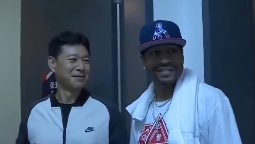NBA球员中国行有人捞金，有人回馈球迷！
