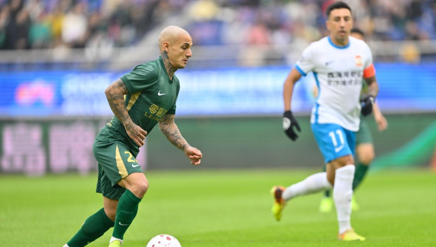 中超独一档！王钰栋助攻，米特里策1V4破李昊大门已传射