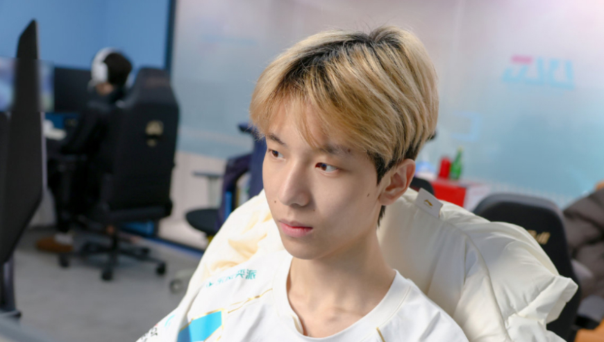 BLG中单女友也是高手，韩服账号曝光，主玩辅助高达王者1273分