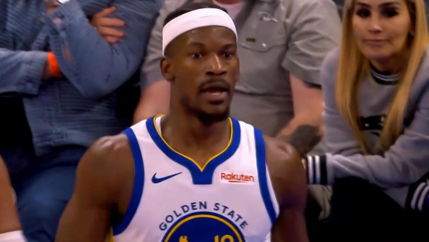 自己犯错自己负责！巴特勒传球失误 下一回合强造犯规罚球得分