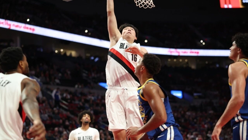 狂轰139分！打爆勇士队！杨瀚森NBA生涯第一扣
