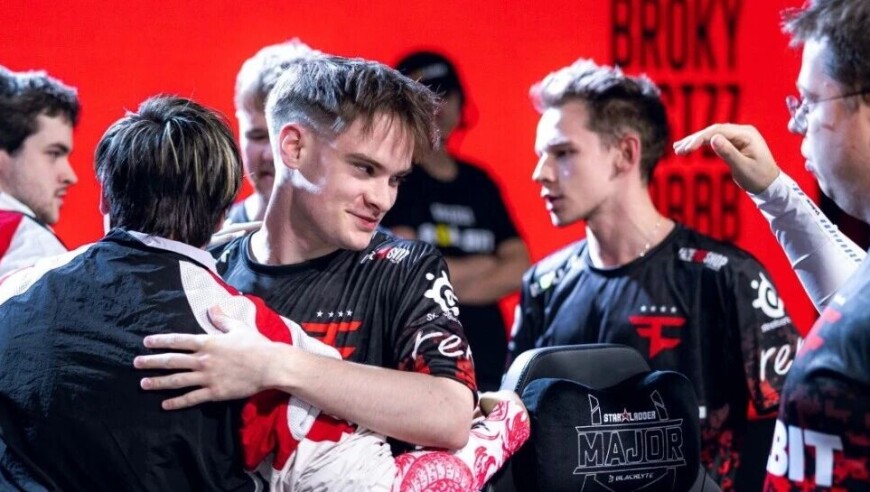 FaZe与NAVI三战全胜晋级第三阶段！TYLOO命悬一线，明天凌晨与液体生死战