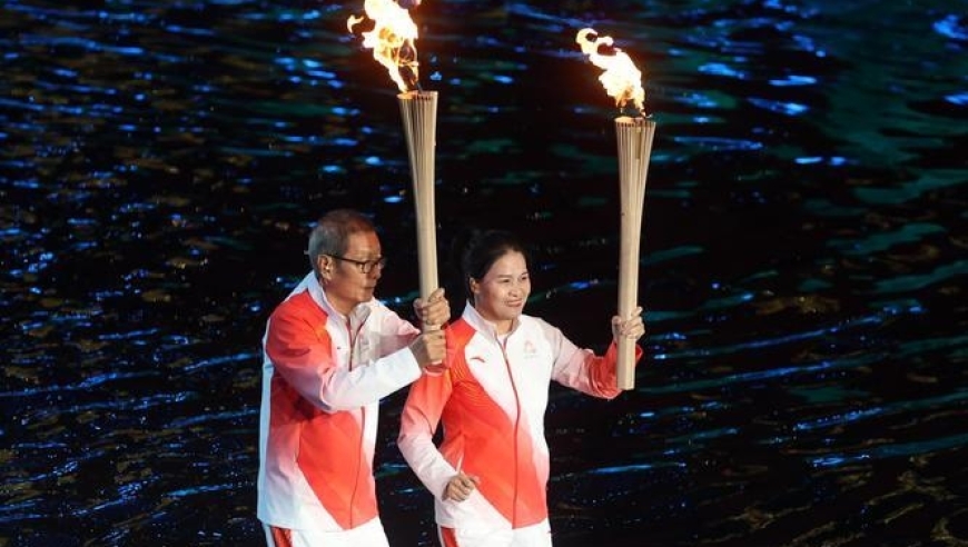 15位体育明星开幕式传火炬：马琳陈若琳领跑，足球名宿三大球独苗