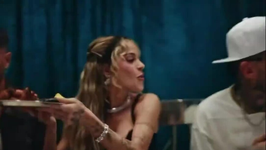 本色出演，梅西与德保罗出现在了德保罗女友的新歌MV中