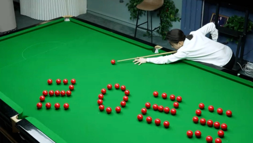 潘晓婷一杆将2025打成2026，网友：差点以为是AI，看你明年怎么打出2027