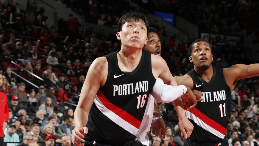 机会靠自己争取！杨瀚森vs篮网九分钟全过程：初登场没机会+越打越好