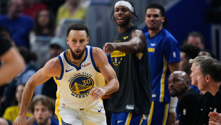 勇士惨败老鹰！库里巴特勒40投空砍61分：提前3分钟投降太无奈