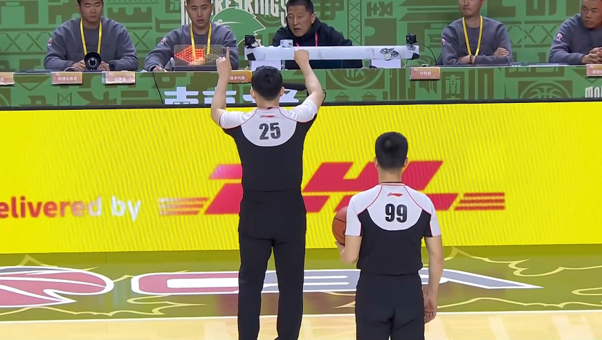 3人被驱逐！南京不满四川最后时刻刷分 双方扭打在一起