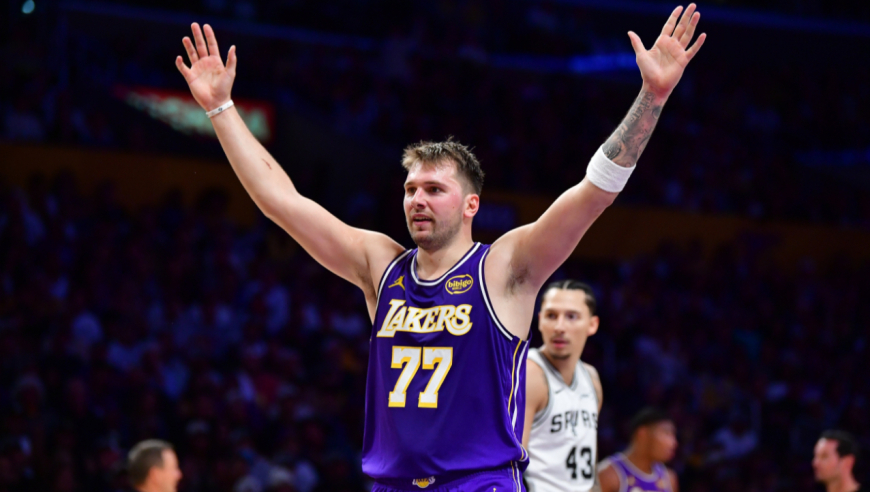 主打星 | 单核带队掀翻马刺打爆文班，谁说东契奇只会刷数据？