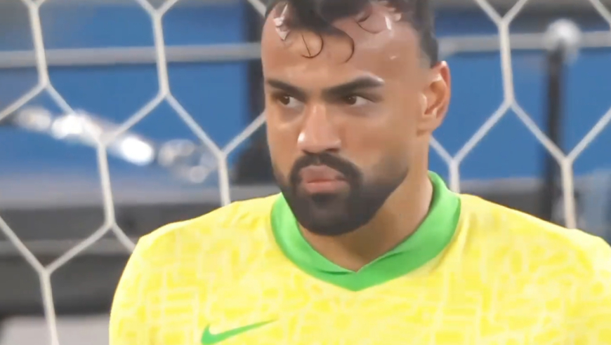 巴西队史首次输给日本队，中卫布鲁诺连续两次失误堪称卧底