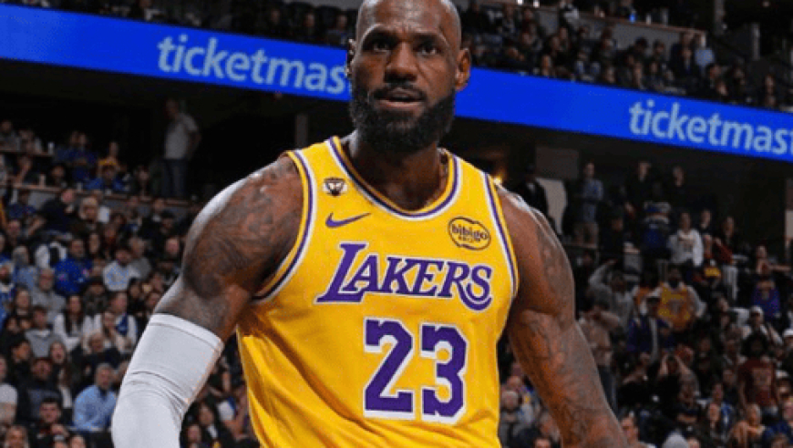 詹姆斯年满41岁以来，得分+篮板+助攻总和高居全联盟第三