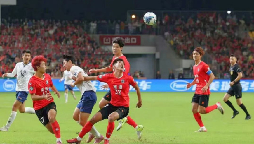 战术板｜让球飞起来去争第二点，是最适合中国球员的踢法