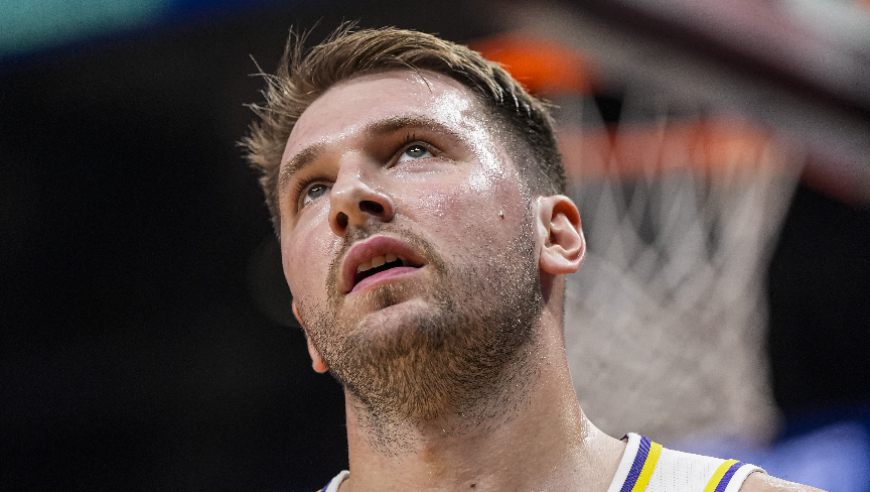 湖人129-119独行侠 球员评价：3人满分，4人及格，2人低迷