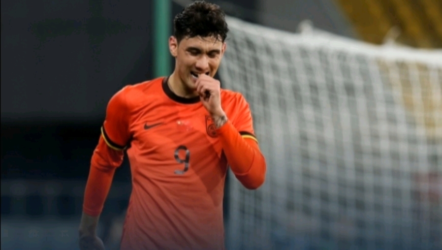 完胜对手！拜合拉木双响闪耀全场，U22国足2-0韩国全场沸腾