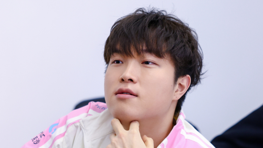 Bin已经引起整个LPL的反感，又一位选手正面硬刚，碰拳时直接无视他