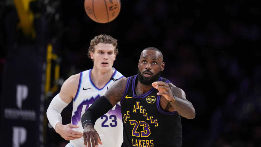 传奇继续！詹皇23季首秀轰11分12助攻 连送妙传全队乐开花