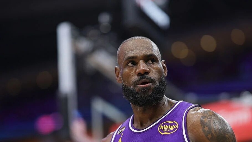 詹姆斯赛季最强一战，送给老对手杜兰特