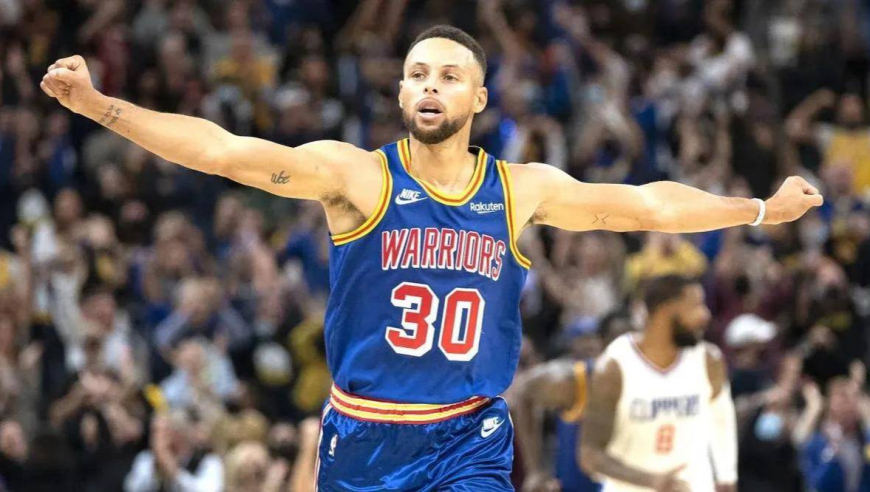 NBA近年的那些神仙妙传时刻：库里不看人背传普尔惊艳全场