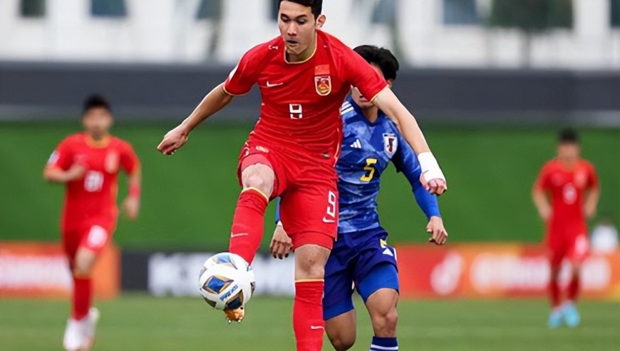 国足VS韩国：荷乙留洋铁腰坐镇，申花双星领衔，伊万昔日爱将冲锋