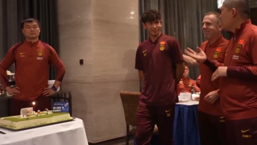 [足球之夜]久尔杰维奇和队员们的第一天