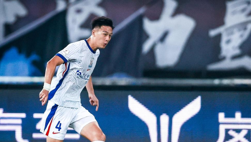 申花半场压哨时刻太险！柔佛持续围攻，蒋圣龙解围差点变乌龙