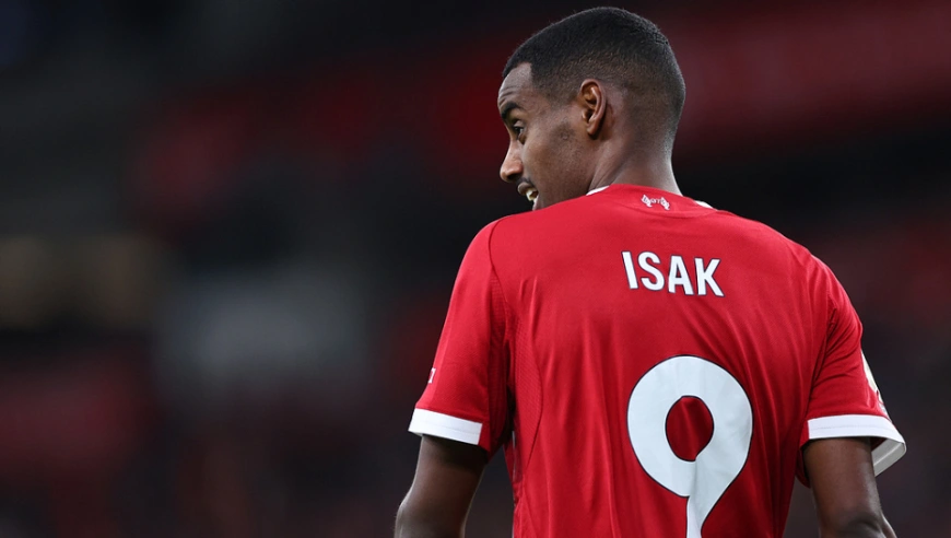 利物浦哭晕？1.4亿欧签玻璃人！仅踢8场便需手术，英超+欧冠仍0球