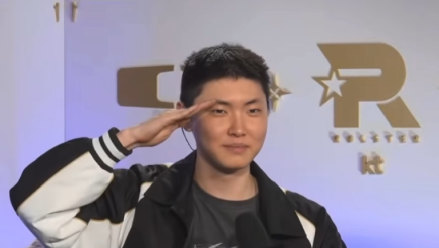 LCK中单队夺得位置冠军，Chovy向观众敬礼：忠！诚！