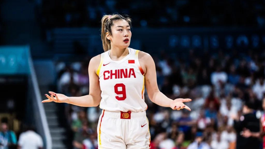 女篮阵容或生变！李梦回归传闻再起，张子宇号码变化引猜测