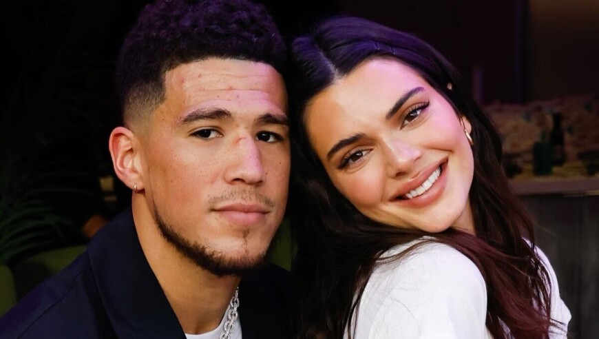 布克肯豆社媒甜蜜互动：脚踝咋样了？快来帮我按摩