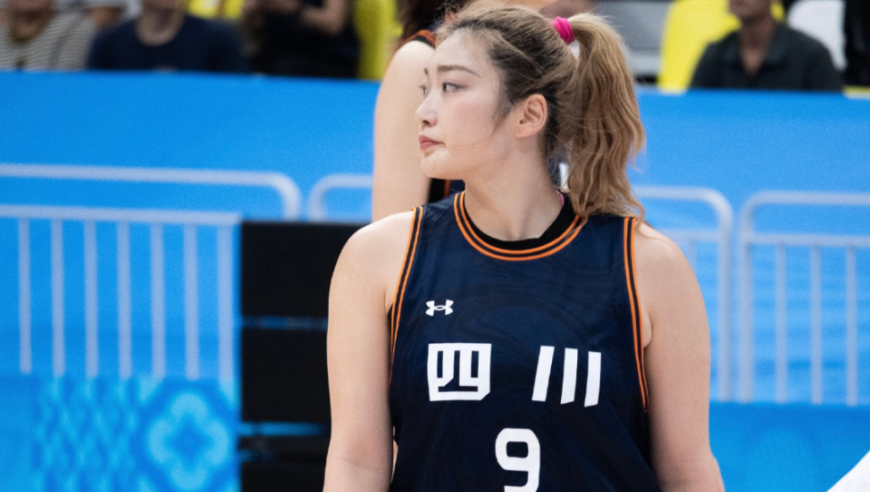 全运决赛6中1拿2分！李梦仅打13分钟 这一夜骂宫鲁鸣的少了