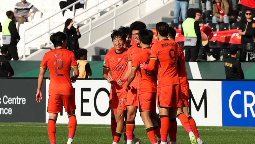 第43分钟 中国队前场定位球 彭啸门前抽射破门 中国1-0澳大利亚