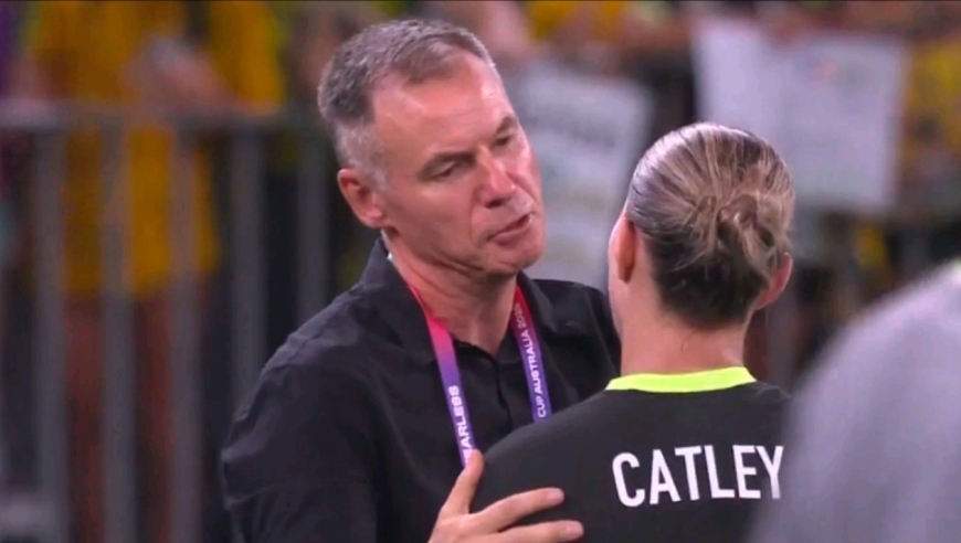 下课！中国女足洋帅离任，0-8惨败+亚洲杯出局成导火索，世界杯出线难了