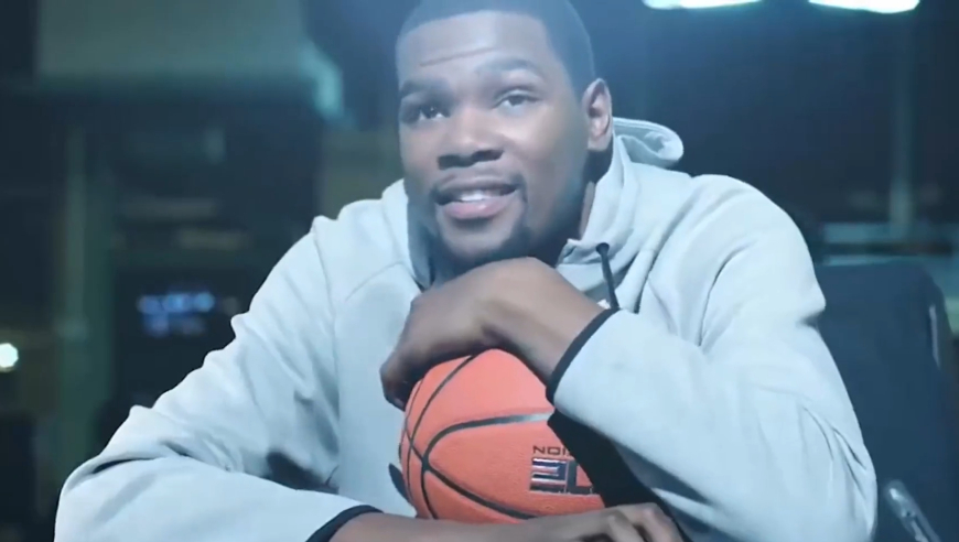 净资产12亿该怎么花？杜兰特疯狂买房，和卡戴珊麦当娜做邻居｜体坛记忆