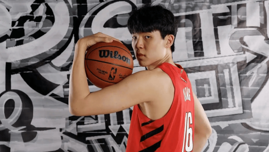 异常积极！杨瀚森三分出手三不沾 立马送上抢断快攻妙传