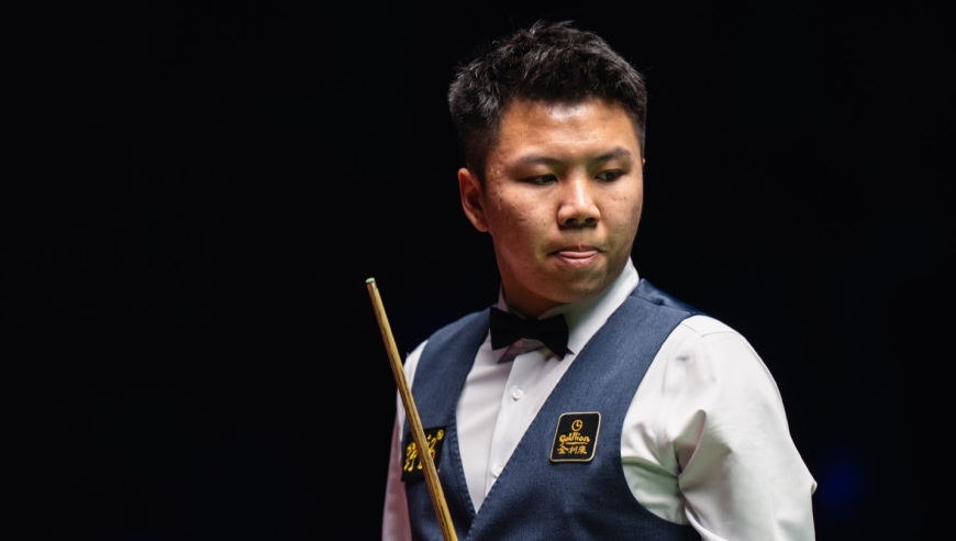 被超9分心态大爆炸 周跃龙离谱一击 把母球暴力抡出球台后认输