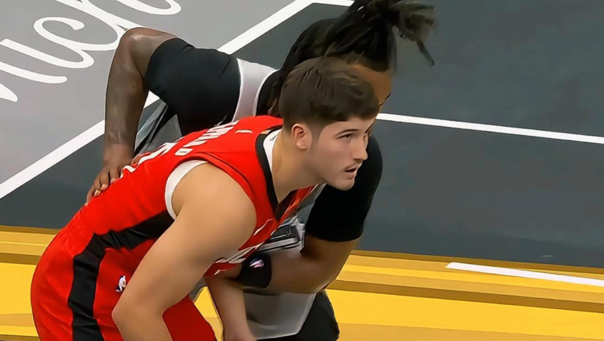 该有的样子！火箭陷入得分荒进攻接连受阻 谢泼德中投打破僵局