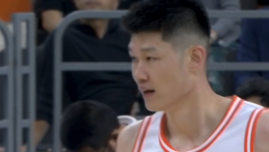 四川男篮豪阵出局：周琦胡金秋孙铭徽三巨头无缘决赛 决战连续犯错