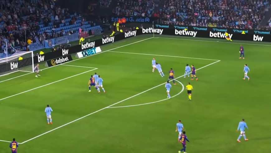 体坛记忆｜  进球大战！莱万帽子戏法！塞尔塔2-4巴萨，亚马尔破门！ 