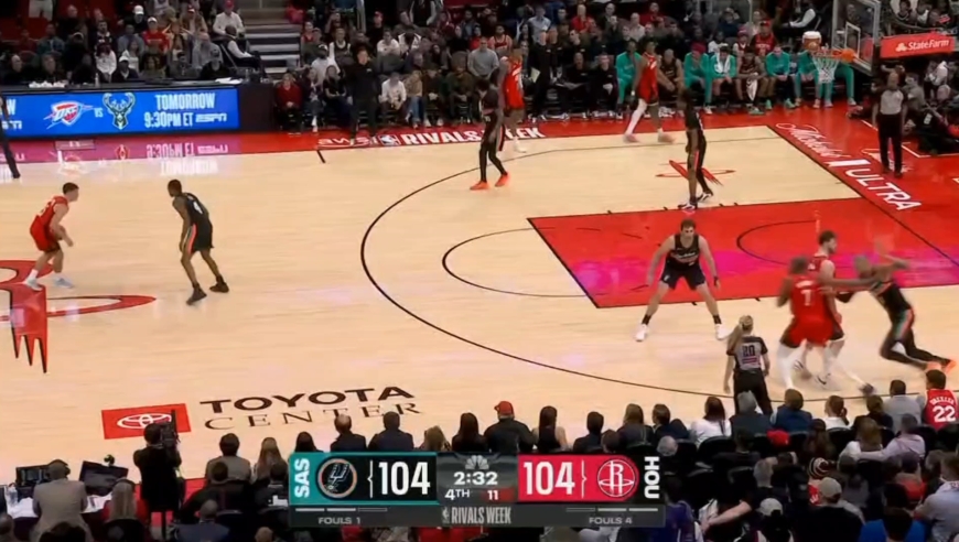 杜兰特对飙文班 申京关键勾手命中 文班亚马多次出手不进 回顾马刺对阵火箭最后一刻