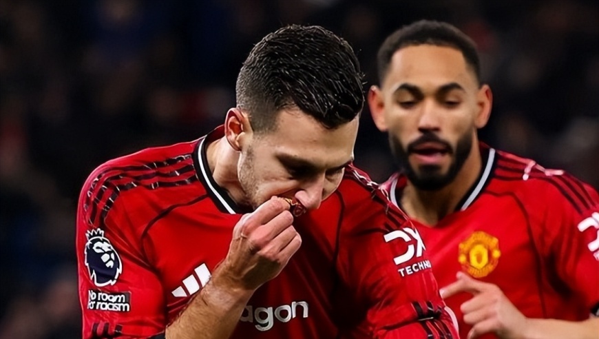 4战4胜！临时工教练带曼联仅1个月就脱胎换骨，原因曝光，3豪强来抢人