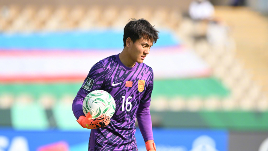 U23国足小心！越南四连胜轰8球，黄健翔：进四强实至名归