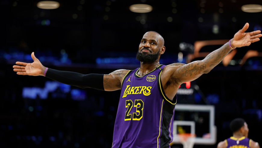 湖人时代即将落幕？41岁的詹姆斯数据体面但难掩下滑丨篮不住嘴