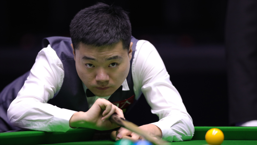 做球封神！丁俊晖被超5分后连做高质量斯诺克，强势绝杀对手｜体坛记忆