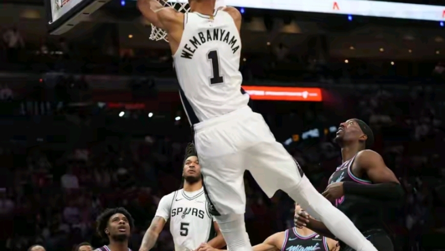 阿德巴约刷83分代价，一胜六负掉到附加赛，每个对手都憋足了劲