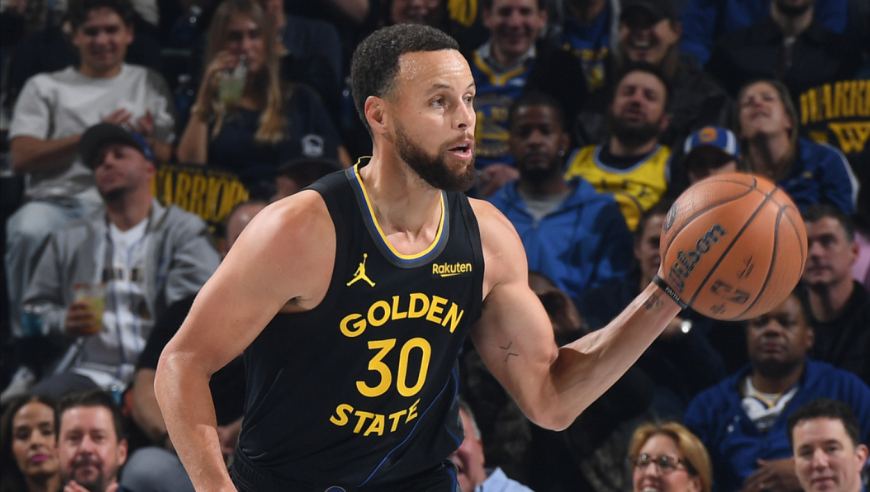 勇士开拓者最后时刻：库里连进关键三分拉悬念 乐福对飚库里收比赛