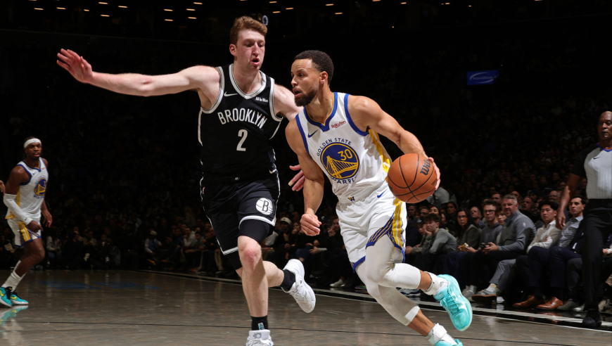 Top时刻 | 30日十佳球：库里神仙2+1 文班打板空接暴扣