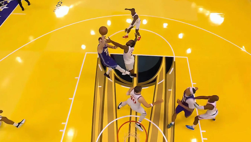 还在较劲！莱昂纳德单打东契奇中投得分 东契奇打成2+1回应