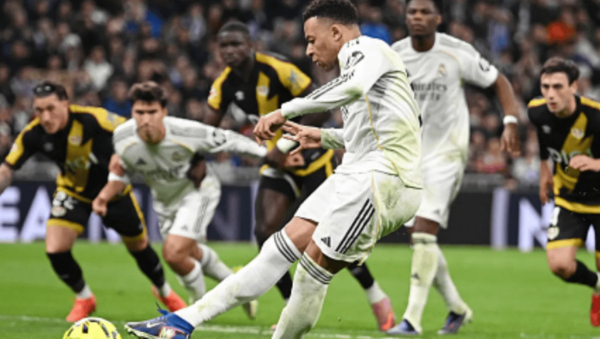 姆巴佩病假让皇马中场变强，因为站位对了｜战术板