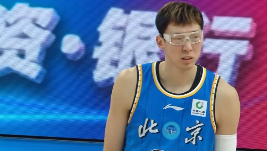 周琦打新疆不能打？打破谣言周琦砍15分带队取胜