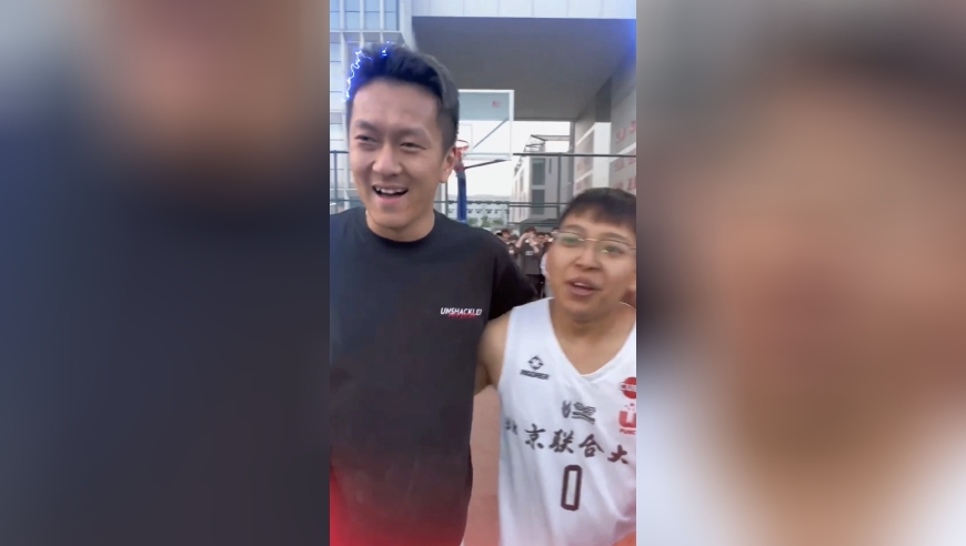 杨政校园行被“欧文”打红温了，这大兄弟的长相容易让我在球场上轻敌